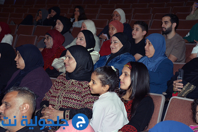 عرض مسرحية ثوب ستي بتنظيم أكاديمية دوزان بالمركز الجماهيري في جلجولية
